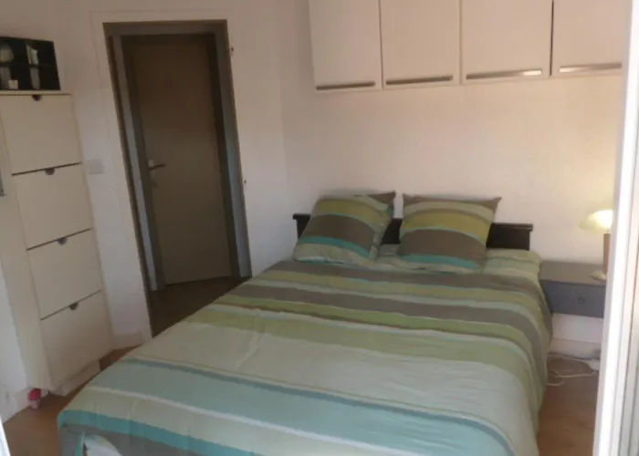 Apartament Lovely T2 Near Center
